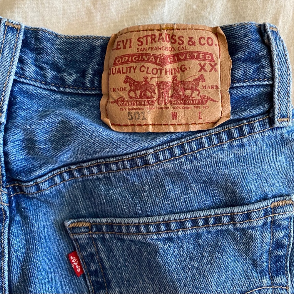 Levis 501 denim shorts - Picture 3 of 5